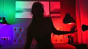 sexy girl dancing in the shadow - nikkigia vip