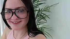 geeky stepsis agrees to free pussy day 😈