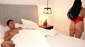 i share a hotel bed with my stepmother and her pussy was just like i dreamed it would be 😍