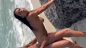 Parte 2 Bolt Jones Convida A Novinha Angel Ferraz De Apenas 18 Anos Para Conhecer A Praia Mais Famosa Do Brasil De Nudismo Ela Topa Fizeram Sexo Na Frente De Todos Vídeo Bombou Em Todas As Redes Sociais