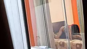 MI VECINA COLOMBIANA FOLLANDO CON SU NOVIO VOYEUR