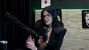 Morena Faz Uma Demonstração Do Seu Boquete Após Dizer Que Já Fingiu Orgasmo E Que Deu Beijo Triplo - Leticia Braga Watch On Sheer Red