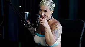 Tem um público misto à milf pegou um que brochou e já passou muita raiva por isso escolhe suas batalhas - just joana watch on sheer red