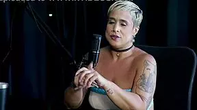 Tem um público misto à milf pegou um que brochou e já passou muita raiva por isso escolhe suas batalhas - just joana watch on sheer red