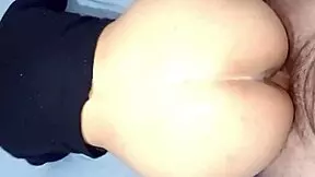 estilo perrito follando el jugoso coño de esta perra haciéndola eyacular varias veces - me saca toda la leche