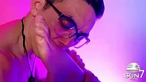 Massagem tesuda na novinha sedenta de rola