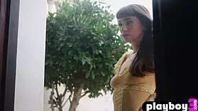 Petite brunette milf ivy rose strips to show sexy body and curvy booty!