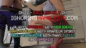 Naravna žena z velikimi joški vara moža z velikim kurcem, igra se z jajci in kurcem, ampak ne da orgazma