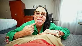 Muy Caliente Spanish Tutor Sandy Love Teaches Hard Lessons