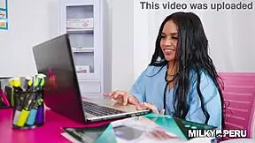 Enfermera folla con el doctor pervertido en su primer dia de trabajo