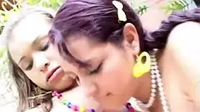 selina 18 rubbin and lickin her lesbian frend's pussy wit tongue