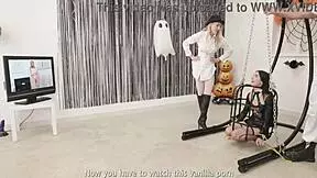 i'm fisting rebel rhyder and kaitlyn katsaros in halloween costumes