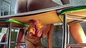 Potrebujem všetko tvoje semeno, BDSM naolejovaný handjob