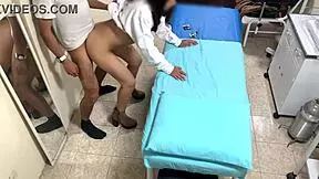 Enfermera argentina casada se queda hasta tarde en el consultorio camara escondida