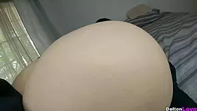 Mi Sexi Secretaria Se Sienta Sobre Mi Verga Y Me Da Unos Ricos Sentones Hasta Que Me Corro Sobre Ella