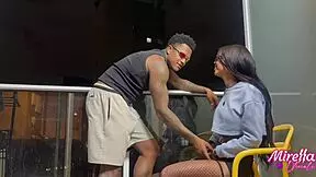 dessa vez o neg�o encheu minha buceta de porra transamos na cadeira da varanda