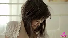 Nipples aching as fen fingers her way to orgasm, spreading pussy and clit close up