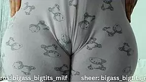 Latina milf displays camel toe in pajama bottoms! 😈🍑