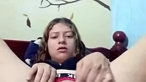 Rich Latina masturbates solo with palette 😍