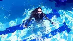 Latex Jessica Bunny Feels Sensual Underwater Submission in Pool Bath