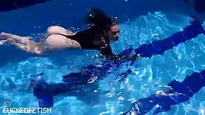 Latex Jessica Bunny Feels Sensual Underwater Submission in Pool Bath