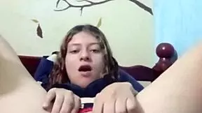 Rich Latina masturbates solo with palette 😍