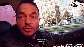 Schlanke reife rothaarige deutsche frau beim pov sextreffen in der öffentlichkeit