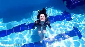 Latex Jessica Bunny Feels Sensual Underwater Submission in Pool Bath