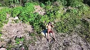 the girl who fell on the net in the swamp