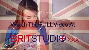 Teen nurse encourages cheating on girlfriend