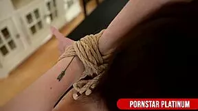 Slim Jenna Noelle Rides Mocha Prince Boswell In Homemade Video