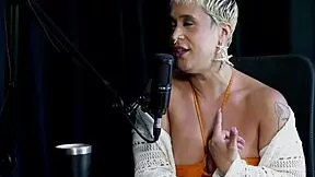 Seu forte é exibição se sente autêntica tem falta das preliminares não sai com homens sem planos e quando beijou mulheres - just joana watch on sheer red