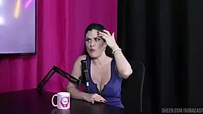 She says she's not available, but then gets naked and has her pussy licked in the motel - amanda smell