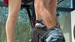 Hermanastra Argentina Sucks Cock in Gym