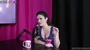 She says she's not available, but then gets naked and has her pussy licked in the motel - amanda smell