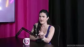 She says she's not available, but then gets naked and has her pussy licked in the motel - amanda smell