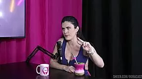 She says she's not available, but then gets naked and has her pussy licked in the motel - amanda smell