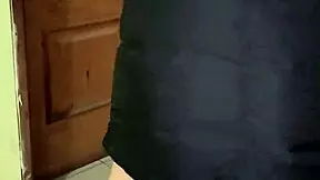 venezolana madura en la calle