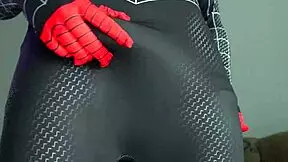 Miles Morales Homem Aranha Cosplay Batendo Uma Punheta E Gozando Bastante Bem Gostoso - Gozo Farto