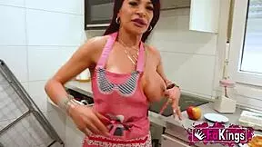 Milf Gives A Teen 18+ With A Big Cock A Snack And Then Fucks Him Colombian Vanessa Fucks Lalo Monstercock In Fakings