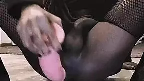 Why does this ebony emo slut Tavaius Deshawn masturbate solo as Chris Brown's biggest fan?