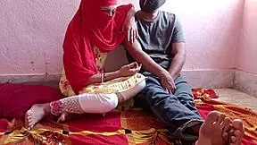 पैसो के लिए गर्लफ्रेंड को दोस्त के साथ मिलकर गन्दा काम किया