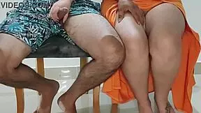 Casero Cachonda Colombiana Engaña A Su Marido Con El Su Hermanastro