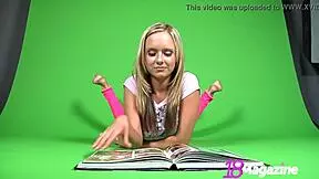 Wow, Brittany's Barefoot Ass Show!