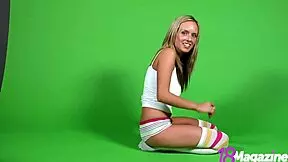 Wow, Brittany's Barefoot Ass Show!