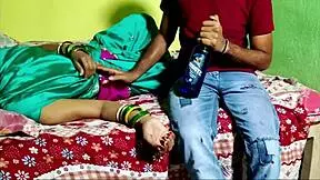 पड़ोस वाली नवेली मैरिड भोजाई को चोदा हिंदी में fireecouple