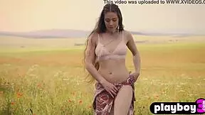 i feel this curved brunette teen joy draiki passion posing outdoor in sexy lingerie, it's so naked and striptease