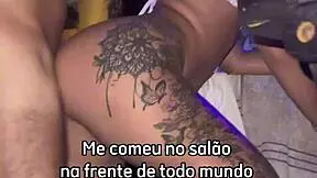 Boate Liberal Dei No Salão Na Frente De Todo Mundo