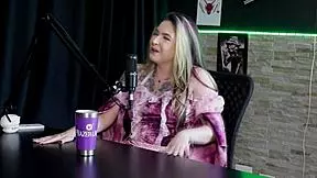 a primeira vez que deu o cu foi de frente e gosta de sua gozada � viciada em menage e bateu siririca no uber - raphaela savanah sheer red halloween