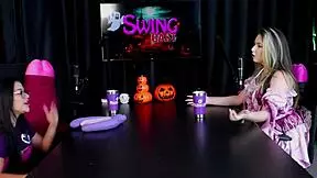 a primeira vez que deu o cu foi de frente e gosta de sua gozada � viciada em menage e bateu siririca no uber - raphaela savanah sheer red halloween